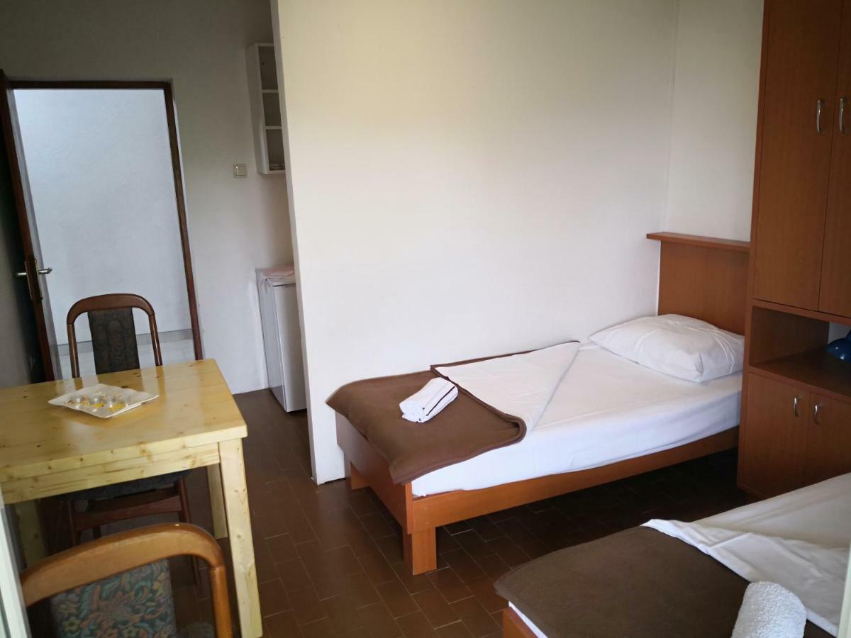 Guesthouse Dupin Vlašići Dış mekan fotoğraf